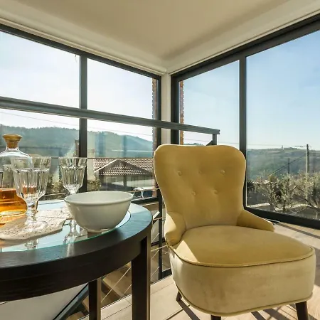 Sunlit Villa Near With Private Swimming Pool In Creovlje
