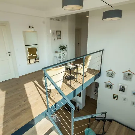 Sunlit Villa Near With Private Swimming Pool In Creovlje *