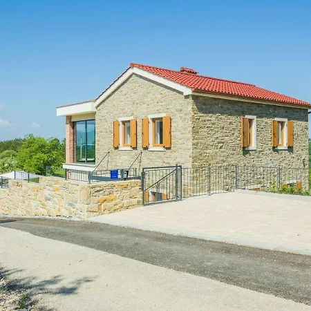 Sunlit Villa Near With Private Swimming Pool In Creovlje * Previz